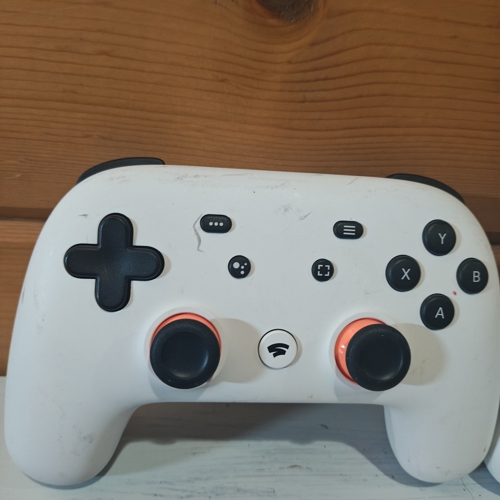 2x Google Stadia H2B White & Green Wired, Wireless Premiere Edition Controllers - Picture 2 of 6